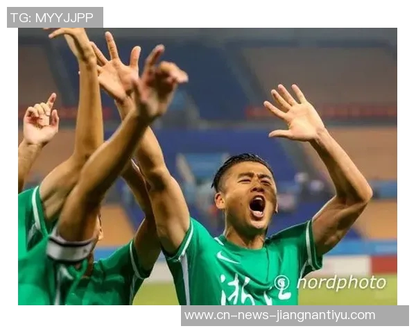 魏翊东澄清与谢晖合照真相反驳其执教国安传闻完全不实